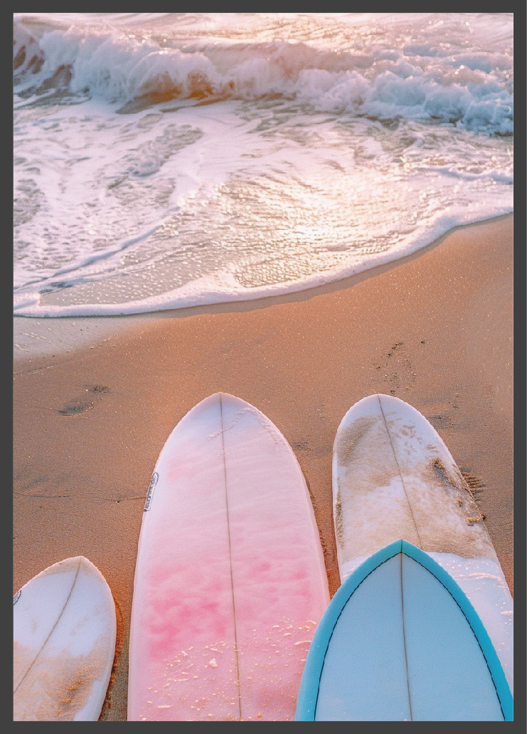 Poster | "Surfbretter am Strand" (Rahmen)