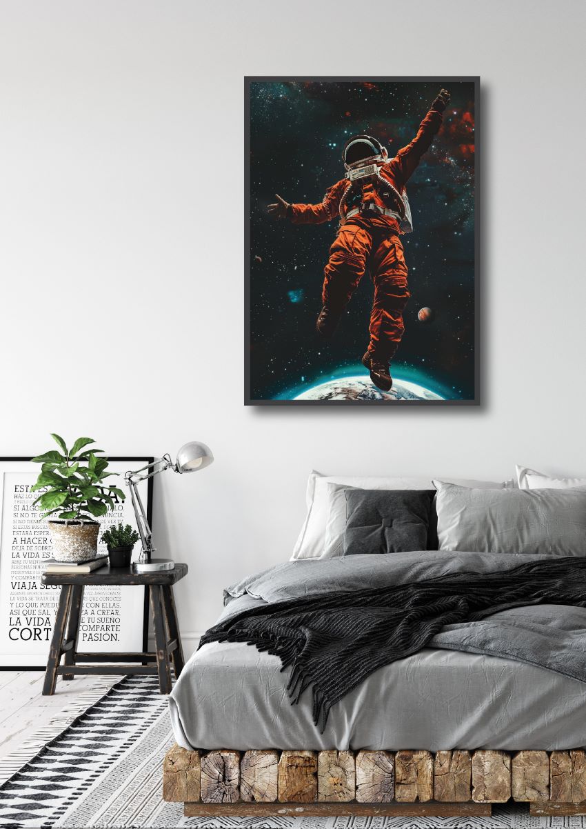 Orangener Astronaut im All für dein Wohnzimmer