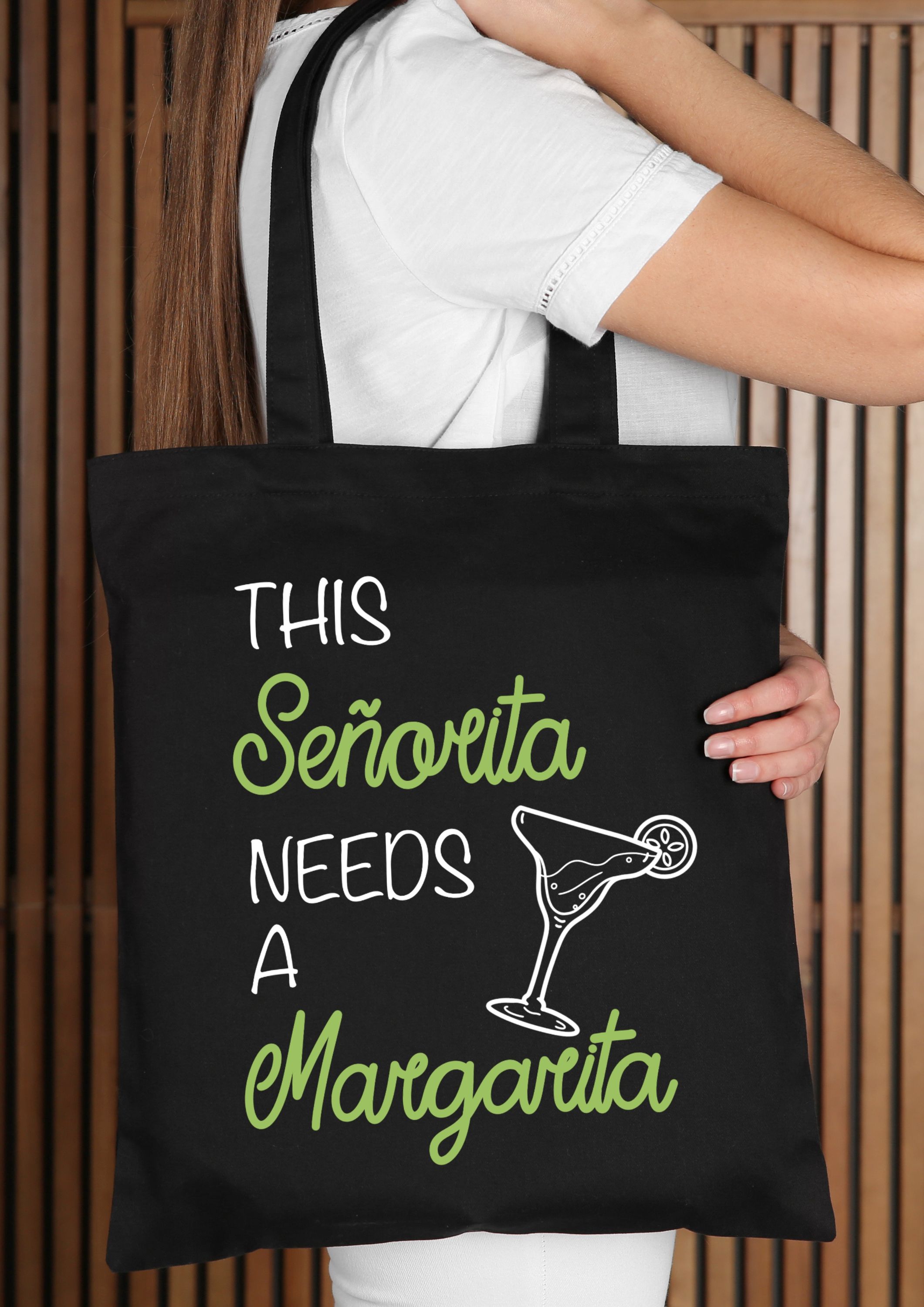 Baumwolltasche (schwarz) - "This Señorita needs a Margarita" - Szenebild  